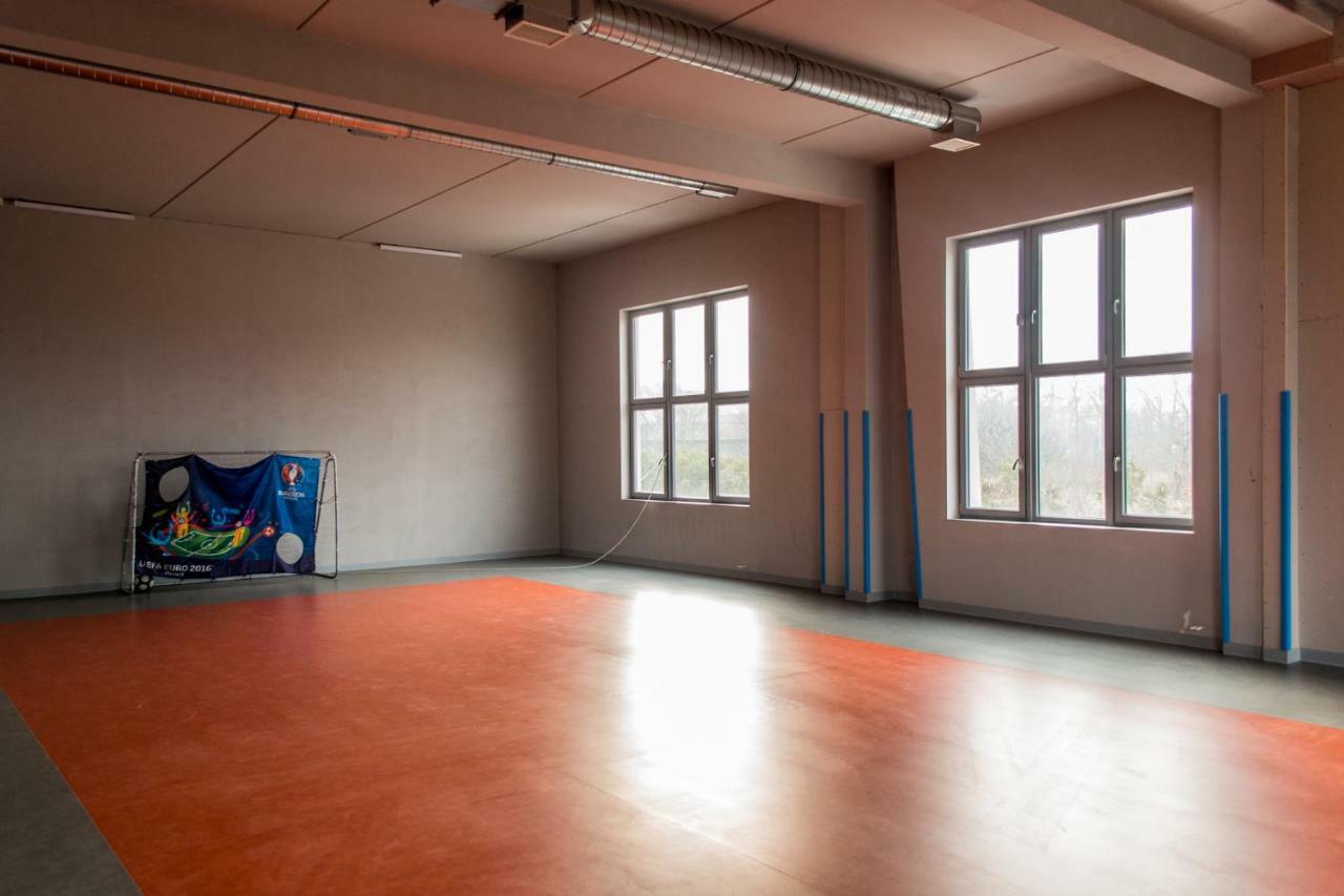 Zyczliwa Centrum Konferencyjno-Sportowe Wrocław Extérieur photo